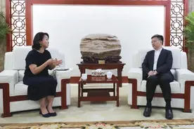区领导会见企业意法半导体图片