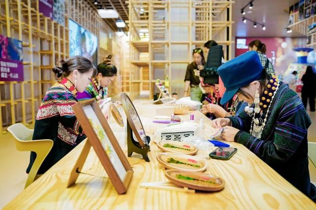 凉山冬日私藏路线，一天解锁“冰与暖”的双倍治愈