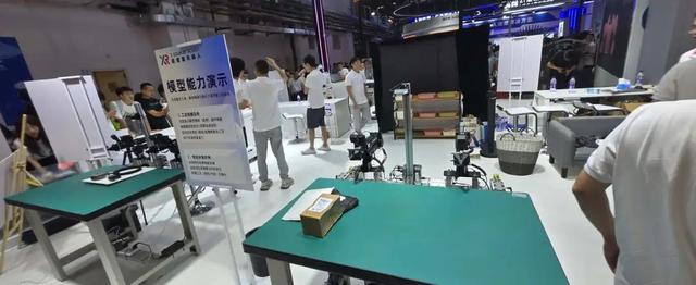 2025年，具身智能终于来到爆发前夜