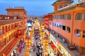 国庆假日敦煌夜市人气旺 点燃城市夜经济图片