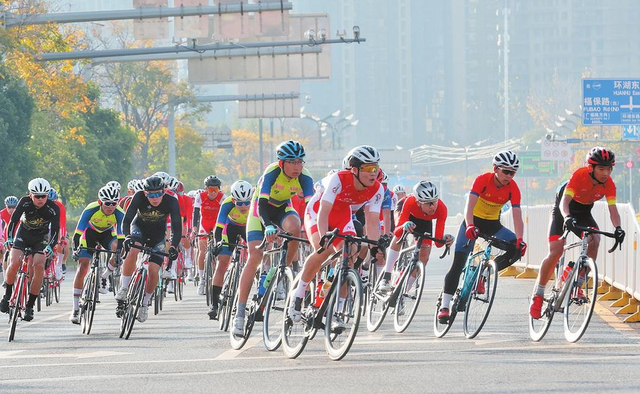 户外运动产业的“春城图鉴”