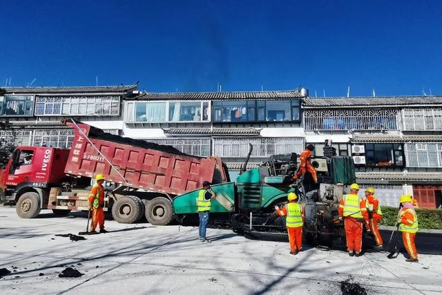 黑路面+银杏道！大凤路景区段绿美“上新”
