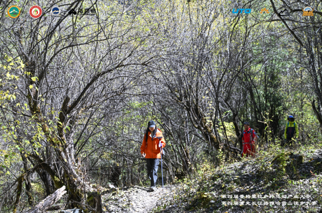 2025年重走红军长征路翻越雅哈雪山徒步大赛落幕