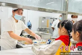自贡沿滩：食堂4D管理 确保学生食品安全图片