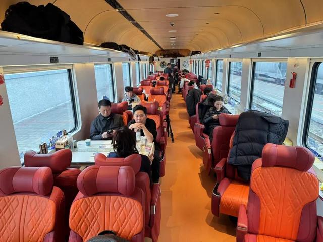 2025/2026河北承德冰雪温泉旅游季正式启动，打造“行走的启动仪式”全域联动点燃冬日文旅热潮