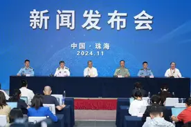 歼35让飞行员一进座舱就有满满的自信心图片