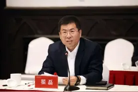 山东籍“80后”干部翟磊，在上海跨区履新图片