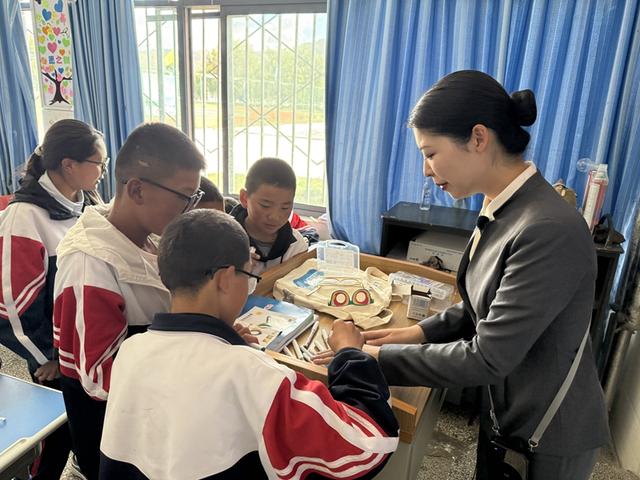 全国科技馆联合行动在拉萨举办“牵手行动派”进校进寺科普活动