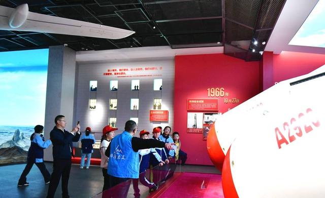 四川首个秋假 绵阳景点成为小游客科考研学热门之选