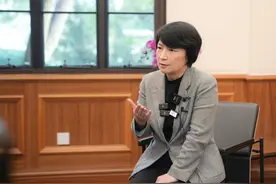 如何看大学广泛开AI课？家庭教育怎么应用人工智能？梅兵代表谈思考图片