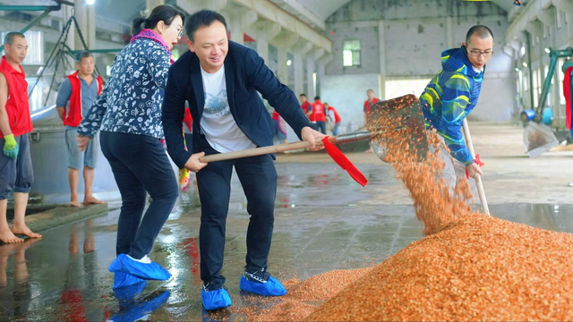 小城看中国⑩ |贵州赤水：丹霞为舟、美酒作楫，扬帆酒旅新高地