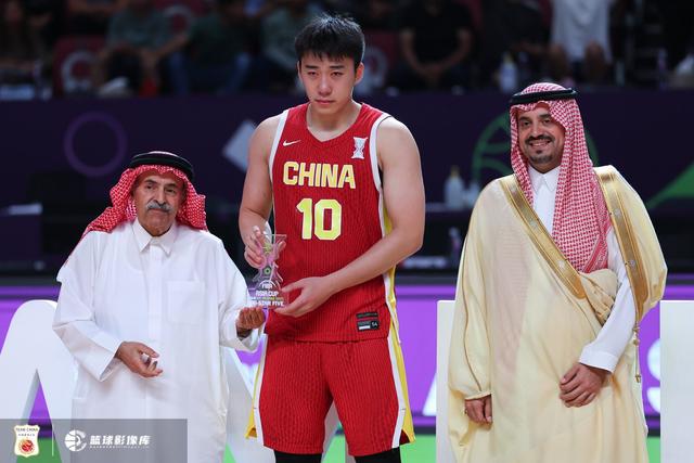 媒体人：多家俱乐部寻求得到王俊杰