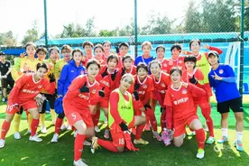 青岛西海岸女足赢得点球大战，勇夺全国女子足球乙级联赛冠军图片