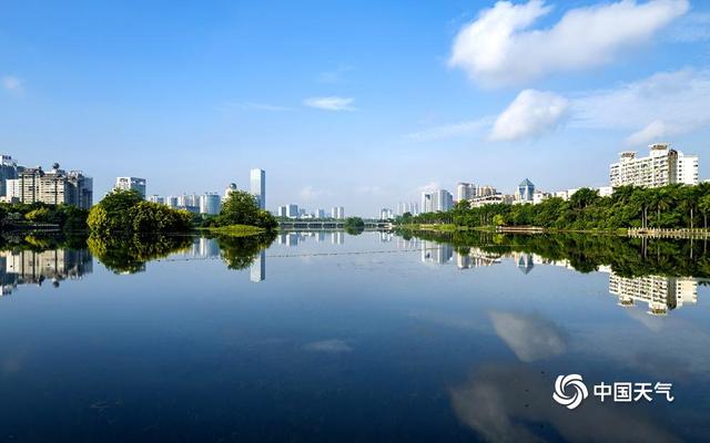 好看！南宁上空蓝天白云美景“霸屏”
