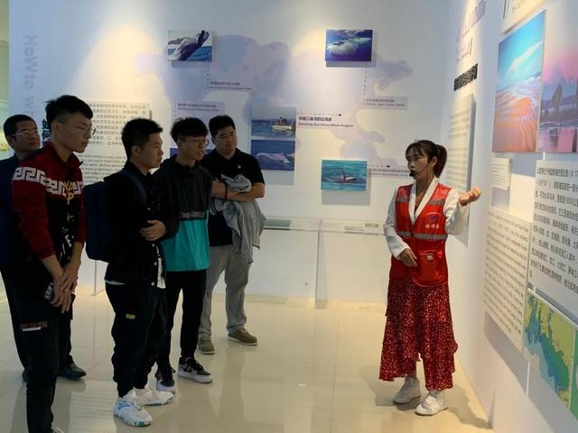 钦州周末限定快乐→潮水踏浪而来，把烦恼都卷进大海！