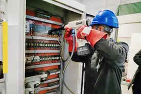 无需断电！济宁能源电气设备带电清洗技术在运河煤矿成功应用图片