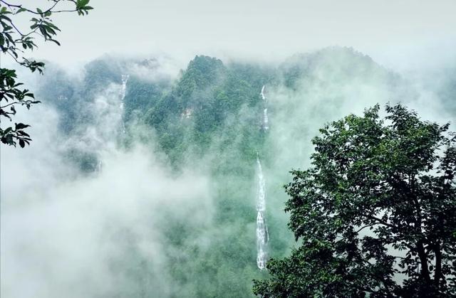 七夕节“万人冒雨攻打瓦屋山”！