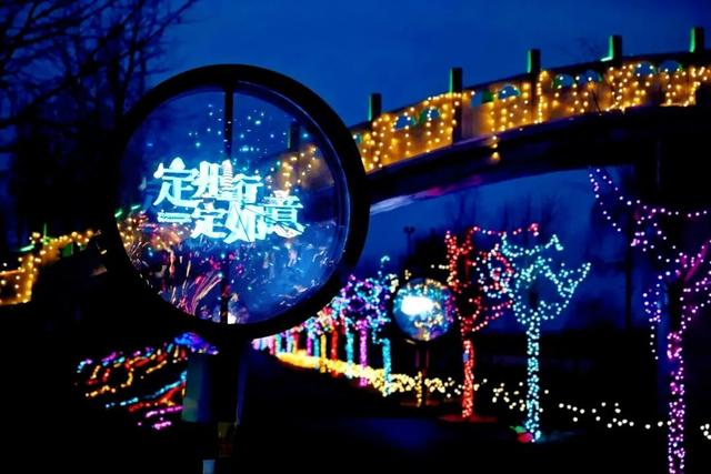光瀑垂落，梦幻启幕！定州上演光影梦幻盛宴！
