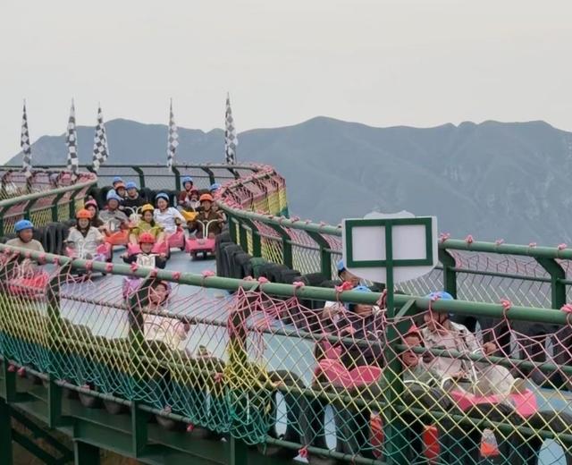 国庆假期“小城游”释放“大能量”：京西峡谷兴起体验热，辽代大戏激活古城游｜华夏双节观察