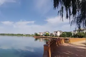 新华视点丨甘肃张掖：干旱地区竟“长出”30余个人工湖，总面积相当于560个足球场大小图片