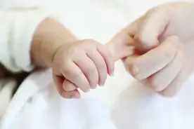 枕后位却2小时顺产 产妇手写4封信感谢海南现代妇女儿童医院医护团队图片