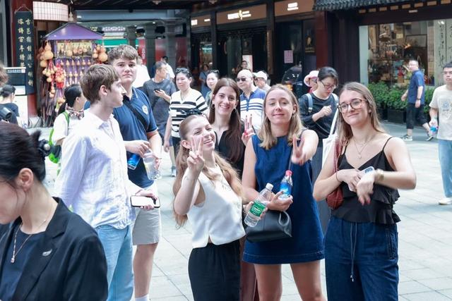 秒懂、秒选、秒见、秒付！“Meet China”入境旅游数字消费大屏启动