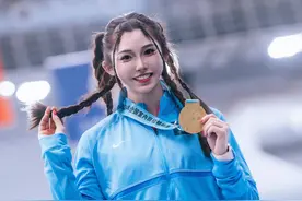 💁‍♀️一大波美照来袭！吴艳妮强势夺冠，赛后晒多图留念~图片