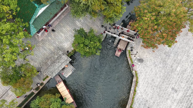 灵渠再现千年通航盛景“秦风古韵”花船风华引客来