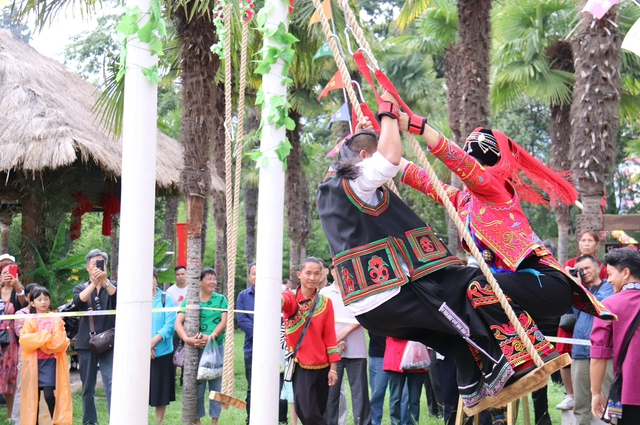 12月5日至7日来云南民族村过哈尼族“十月年”