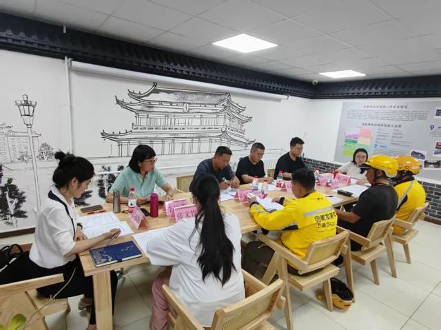 北京一副局长骑电动车送外卖，“原以为骑手最关心社保政策，没想到他们张口就是‘别罚我款’”