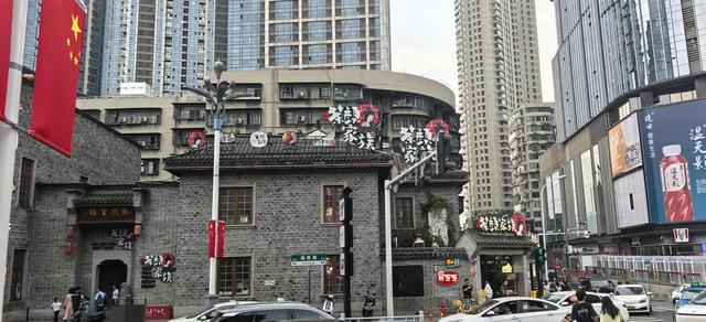 假日经济掀起消费热潮，游客旅行不赶场了，更愿意沉浸式体验