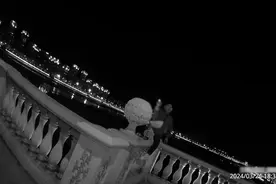 “给我一瓶酒，咱哥俩喝一个吧！”民警出警时竟然要“喝酒”……图片