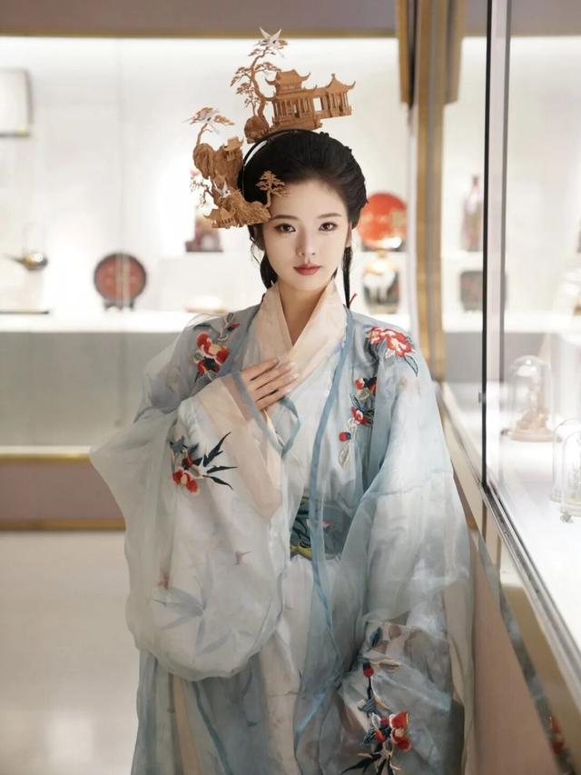 跟着达人，假期拍出朋友圈爆款九宫格