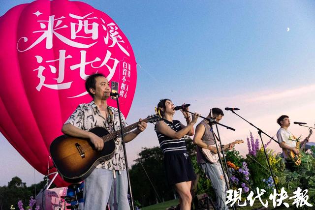 鹊桥上，东台西溪的人间模样