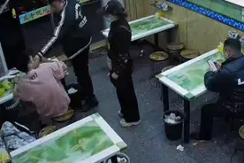 顾客多添免费调料遭店老板辱骂殴打？常州警方：已介入调查图片