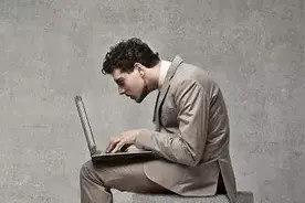 几千万的中国“牛马”，腰上背了颗“定时炸弹”图片