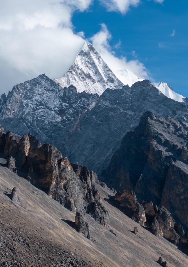 美丽中国｜穿越冰峰 遇见稻城亚丁