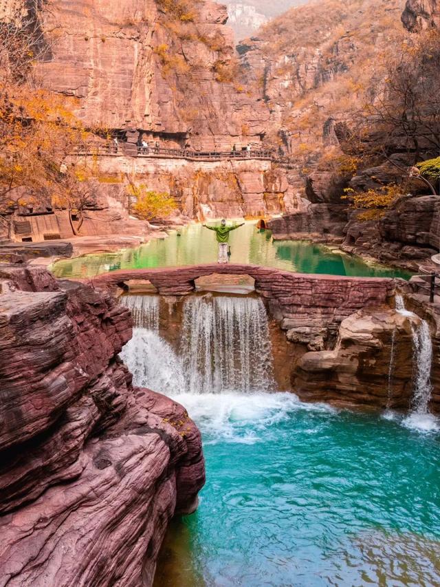 很少用“震撼”形容一座山！