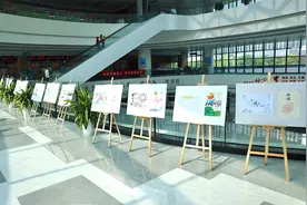 笔下画莲 心中生廉——常德市政务中心开展清廉手抄报活动图片