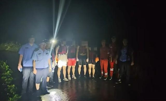 事发厦门岛外！4人被困！紧急救援
