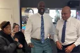 🤣奥胖晒与巴克利热舞视频：若这就是爱情的感觉 我并不想要图片