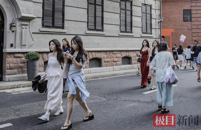 降温后，武汉的街头更热闹了