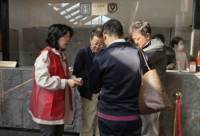 重阳登高栖霞山！玩心不“老”很嗨皮~