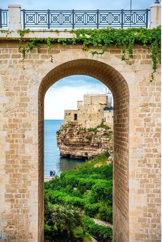 意大利“靴跟”上的宝藏小城，欧洲人私藏的快乐老家