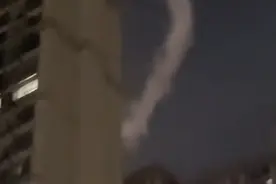 福建平潭夜空现巨型“云环”，气象台：没见过这么规则的，应非气象云图片