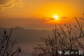 咸丰坪坝营：冰凌上线 美不胜收图片