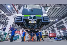 武汉地铁4号线3列车同步接受大修，未来将以“准新车”状态再出山图片