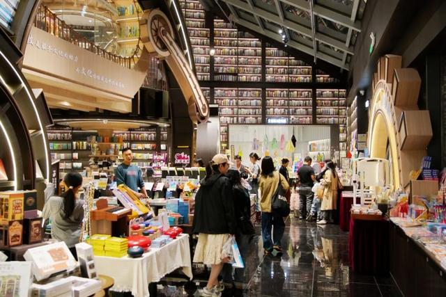 从科学之城到文艺之心，一座松山湖城市地标的周年回响