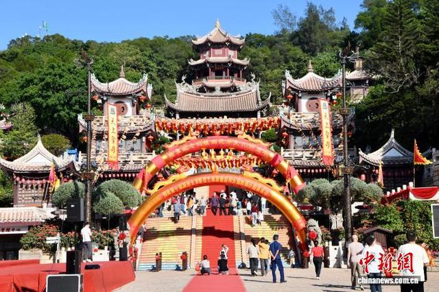 福建妈祖故里引游人