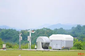 建圈强链调研行丨小山村“飞”出大产业，这个无人机试飞基地助力成都低空经济“高飞”图片